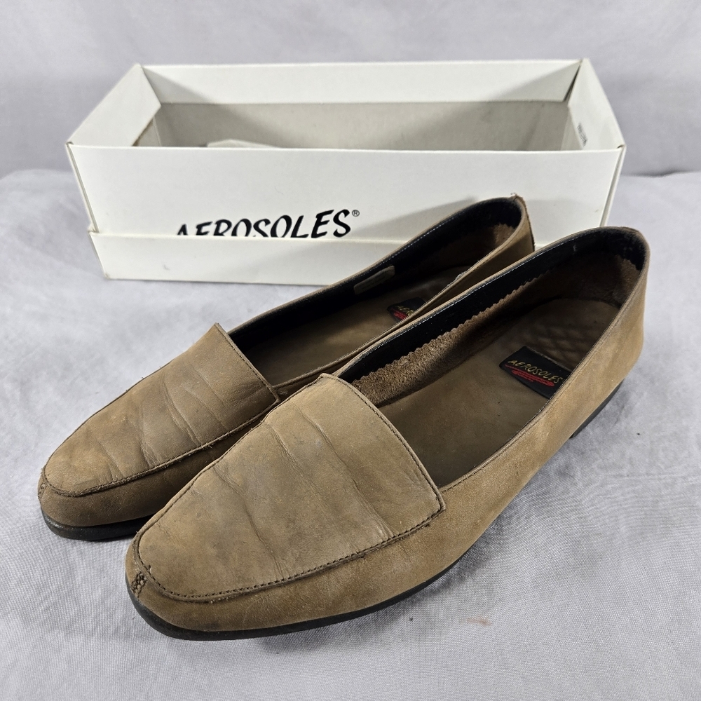 Aerosoles Woman’s Butter Up Desert Patent Leather Penny Loafers. Sz 8.5 Slip On